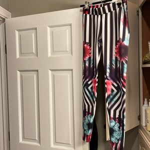 FOX leggings, woman’s size medium